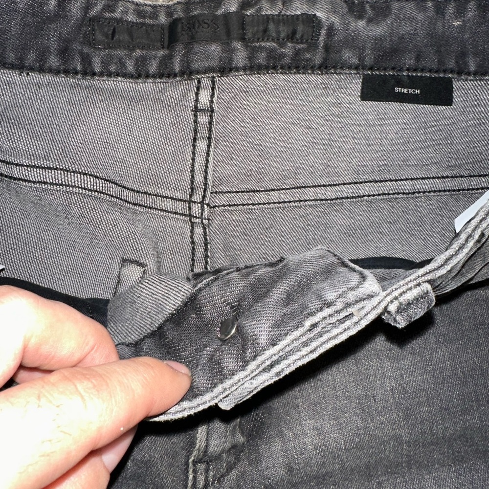 Hugo Boss - Picture 6 of 7